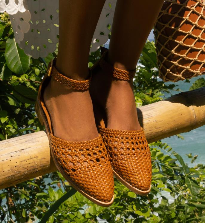Bared Footwear mujer Argos sandalias planas de cuero tostado 4Z004211